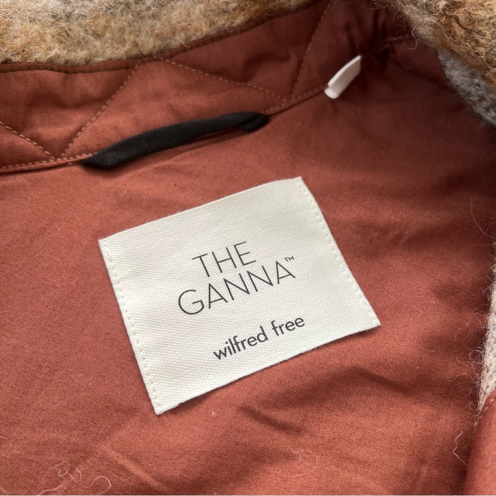 SOLD 〰️ LIKE NEW Aritzia Wilfred Free Ganna Shirt Jacket - Picture 11 of 13